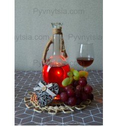 Красное полусладкое вино "Гроно Закарпаття"